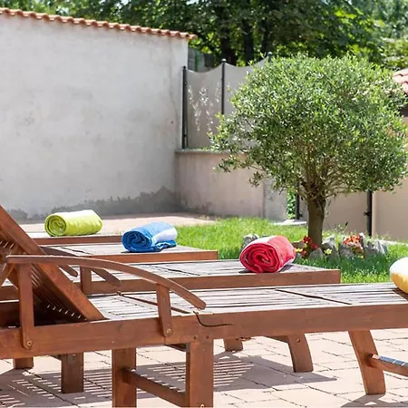 Nice Home In Jurdani With Private Swimming Pool, Can Be Inside Or Outside * Jurdani
