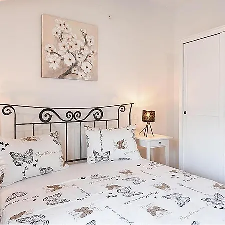 別荘 Nice Home In Jurdani With Private Swimming Pool, Can Be Inside Or Outside Jurdani